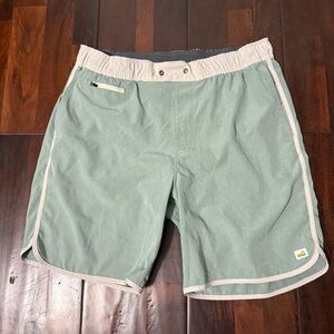 Vuori Banks Shorts Men’s Size Large Missing Draw String